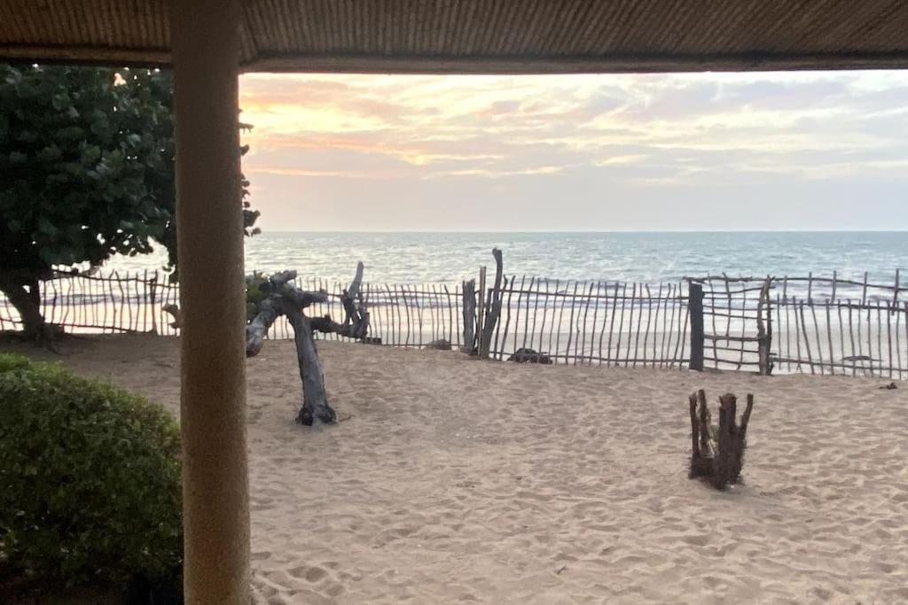 Case Beach Ngalou Sessene Bagian luar foto