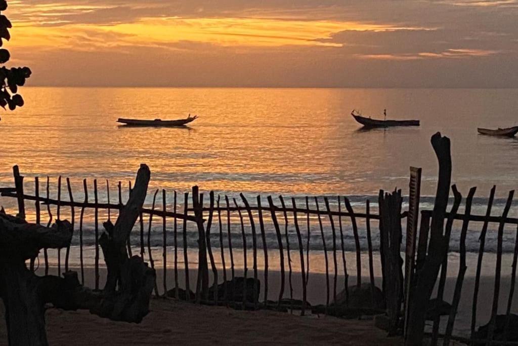 Case Beach Ngalou Sessene Bagian luar foto