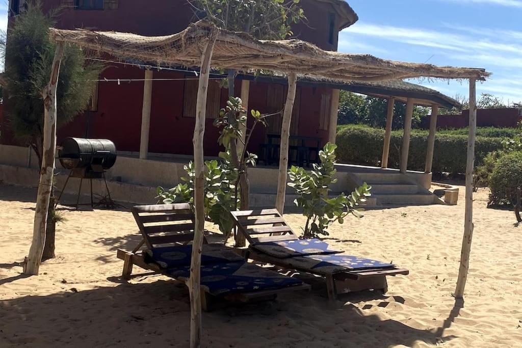 Case Beach Ngalou Sessene Bagian luar foto